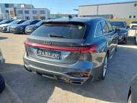 Pogled od pozadi desno