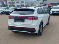 Pogled od pozadi desno