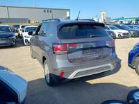 Pogled od pozadi levo