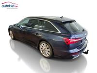 Vaade tagant vasakult