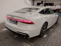 Pogled od pozadi desno