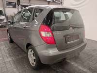 Pogled od pozadi levo