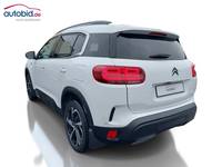 Vaade tagant vasakult