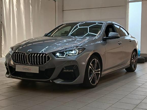 Pogled sprijeda lijevo