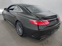 Vaade tagant vasakult