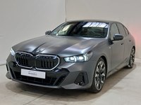 Pogled od napred levo