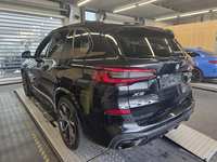 Vaade tagant vasakult