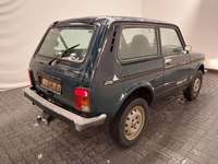 Pogled od pozadi desno