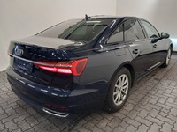 Pogled od pozadi desno