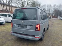 Pogled od pozadi desno