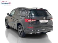 Vaade tagant vasakult