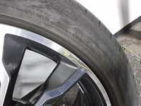 сзади справа