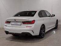 Pogled od pozadi desno