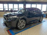 Pogled od napred levo