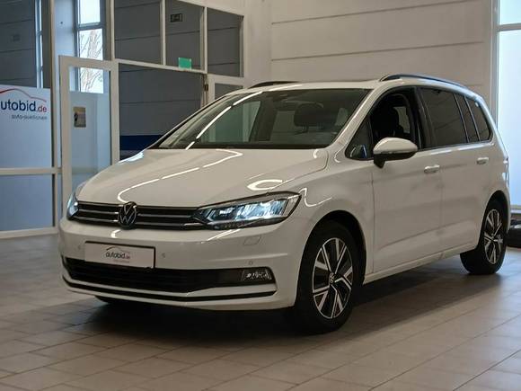 Pogled od napred levo