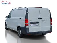 Pogled od pozadi levo