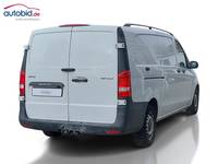 Pogled od pozadi desno