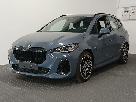 Pogled od napred levo