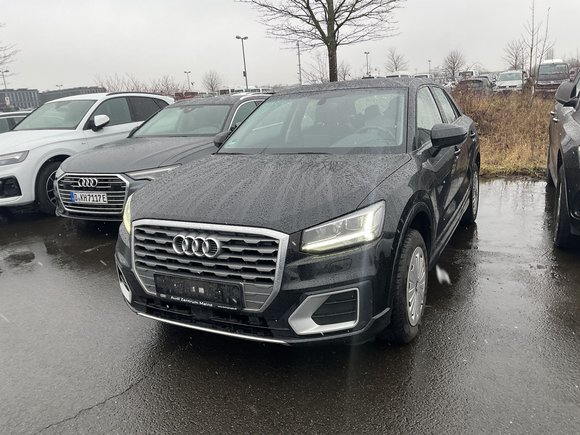 Pogled od napred levo