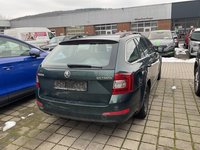 Pogled od pozadi desno