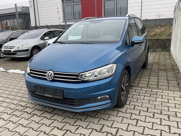 Pogled od napred levo