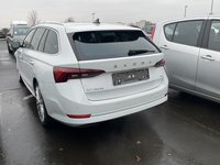 Vaade tagant vasakult