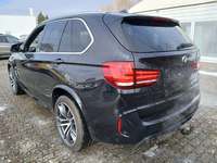 Vaade tagant vasakult