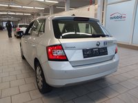 Pogled od pozadi levo