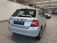 Pogled od pozadi desno