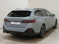 Pogled od pozadi desno