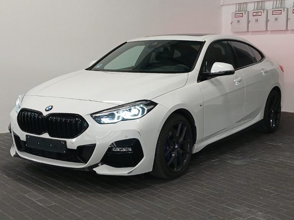 Pogled sprijeda lijevo