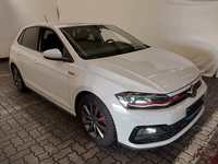 Pogled desno spredaj