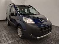 Náhled zpředu zprava