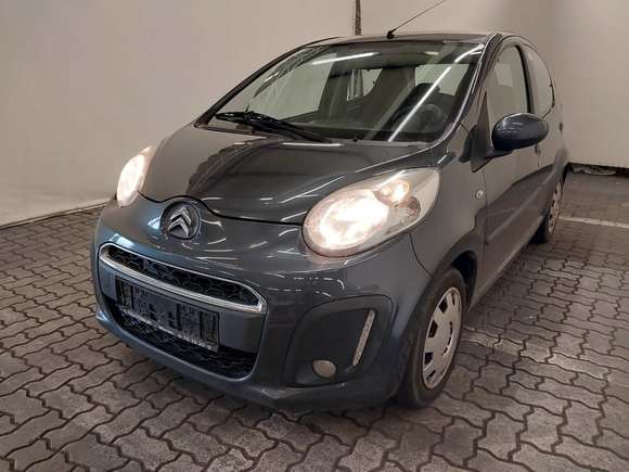 Pogled od napred levo