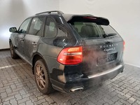 Pogled od pozadi levo