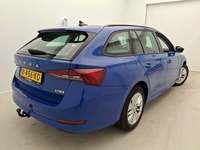 Pogled od pozadi desno