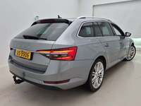 Pogled od pozadi desno