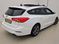 Pogled od pozadi desno