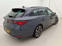 Pogled od pozadi desno