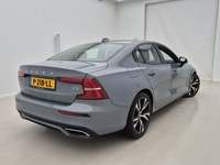 Pogled od pozadi desno