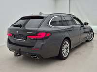 Pogled od pozadi desno