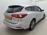 Pogled od pozadi desno