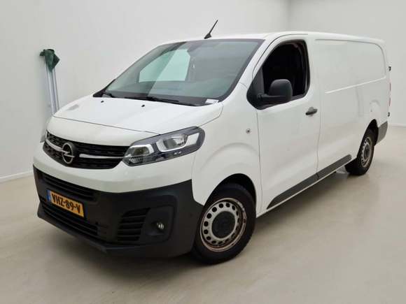 Pogled od napred levo