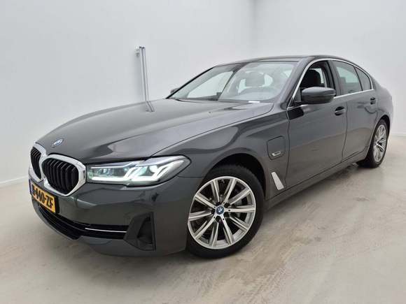 Pogled od napred levo