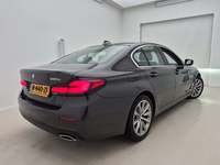 Pogled od pozadi desno