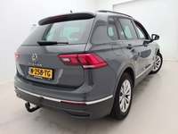 Pogled od pozadi desno