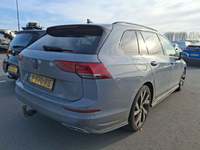 Pogled od pozadi desno