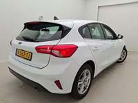 Pogled od pozadi desno