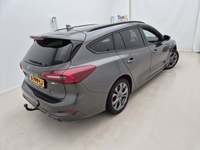 Pogled od pozadi desno