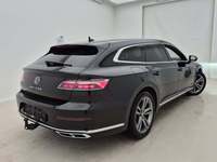 Pogled od pozadi desno